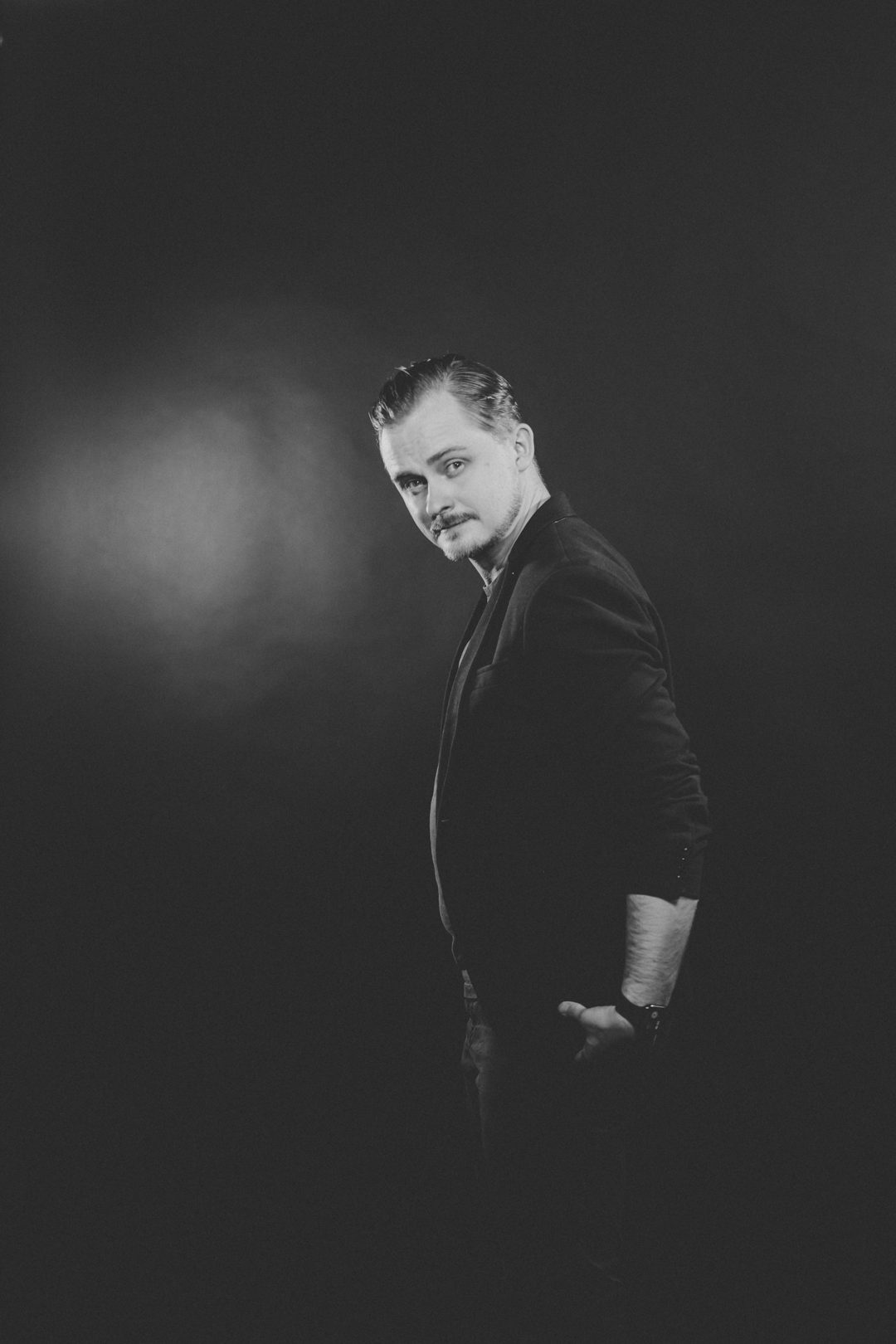 Markus Hav, black and white studio portrait